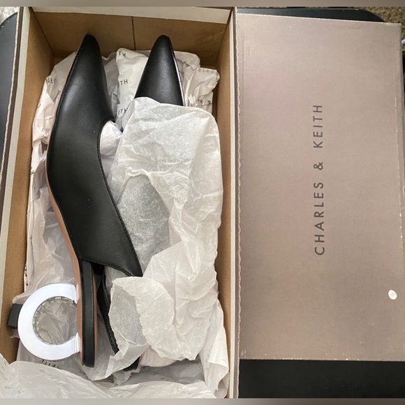 CHARLES & KEITH Circular Slingback Heels - Picture 6 of 6